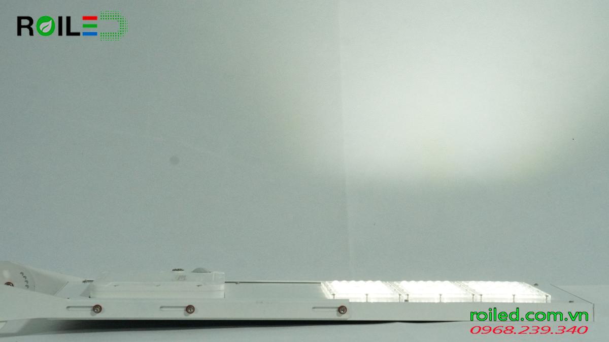 cửa hàng đèn Led năng lượng