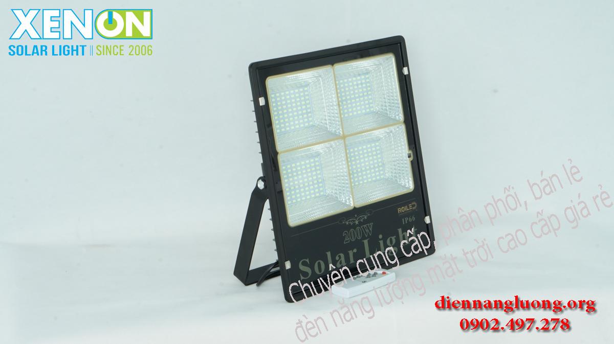 Đèn năng lượng giá rẻ chính hãng