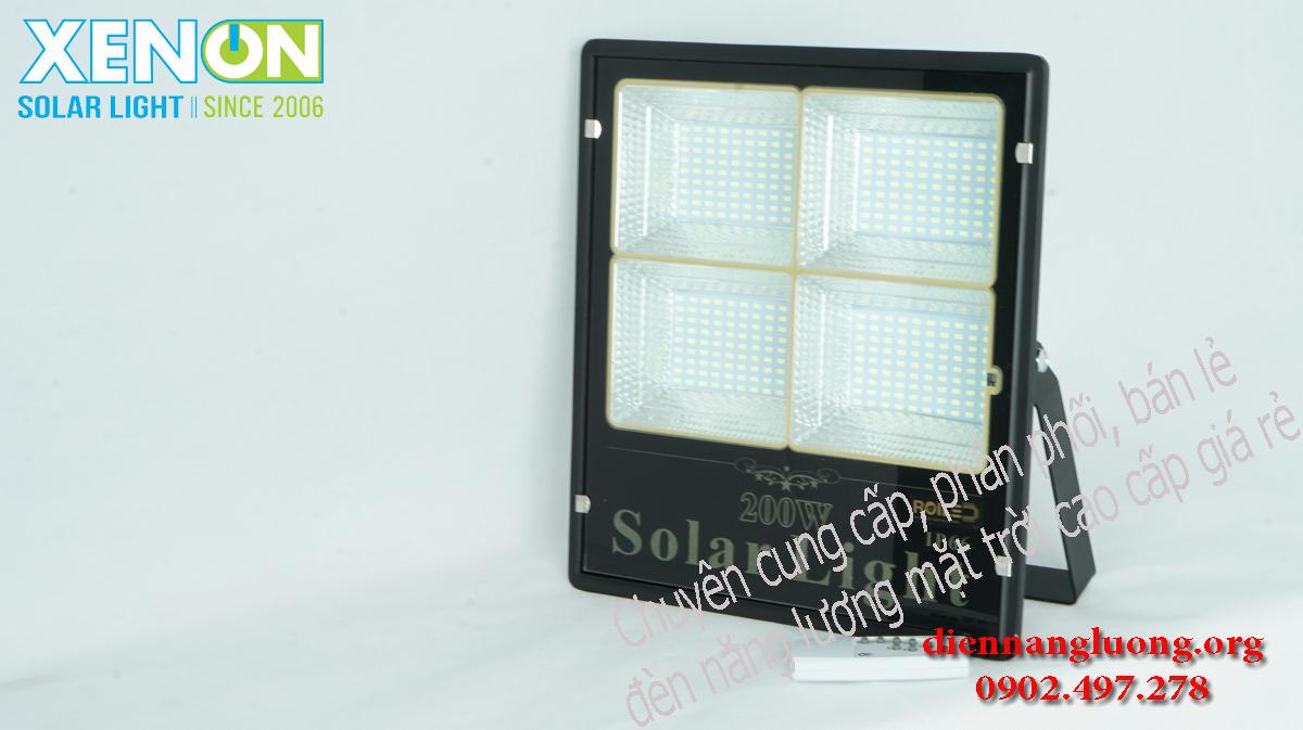 Đèn năng lượng giá rẻ chính hãng