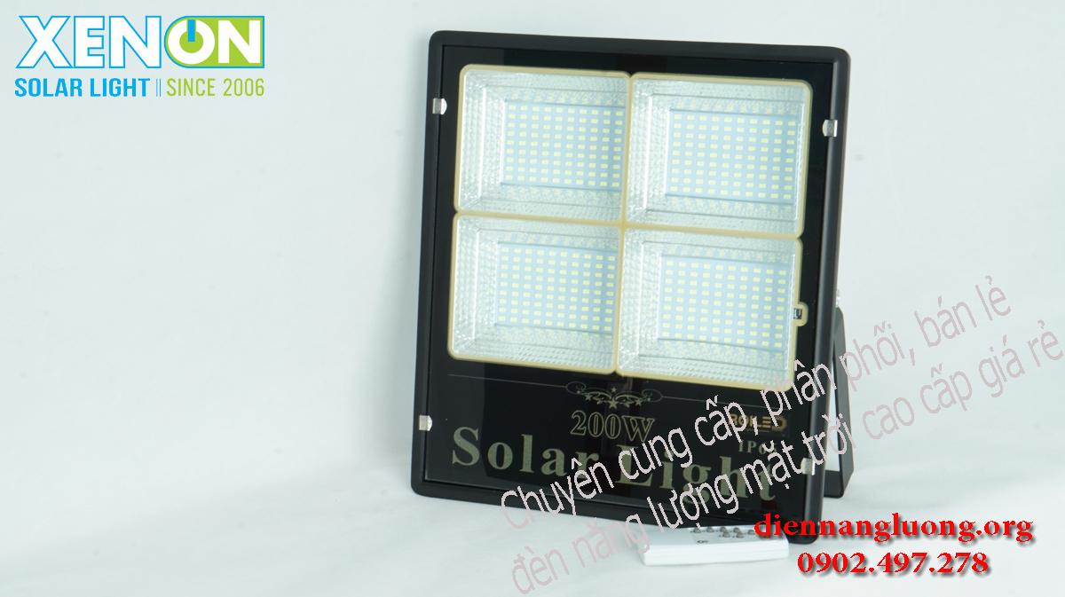 Đèn năng lượng giá rẻ chính hãng