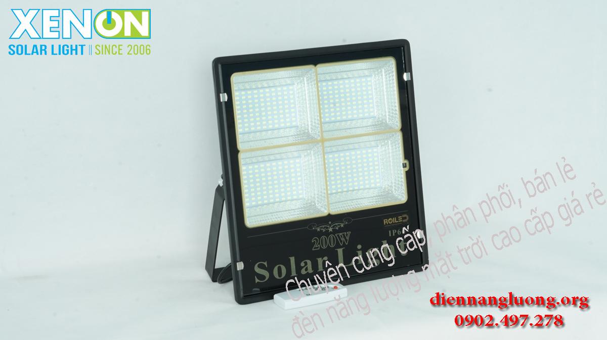 Đèn năng lượng giá rẻ chính hãng