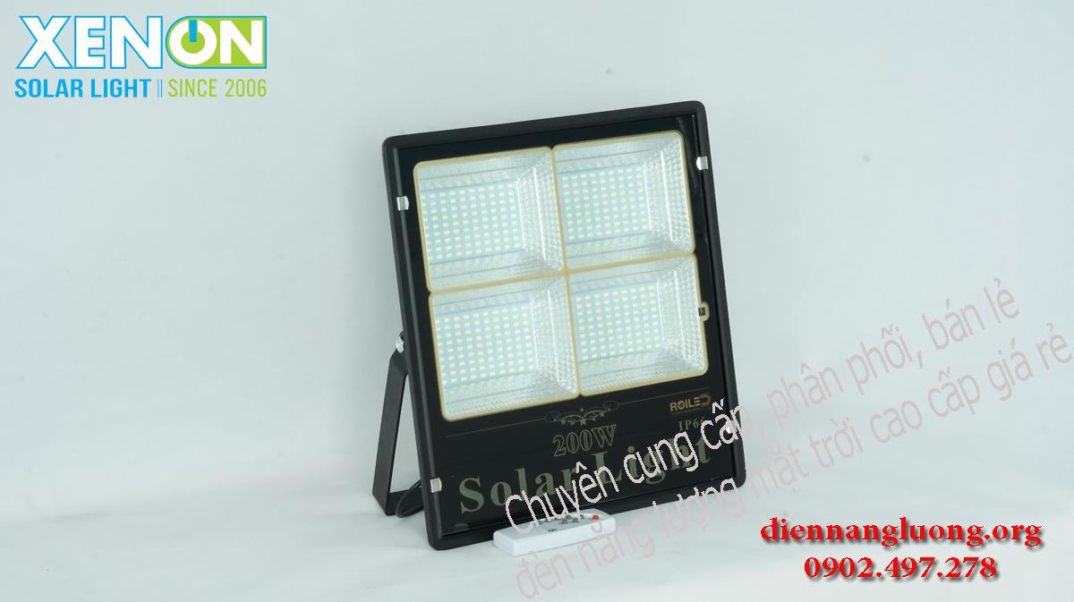 Đèn năng lượng giá rẻ chính hãng