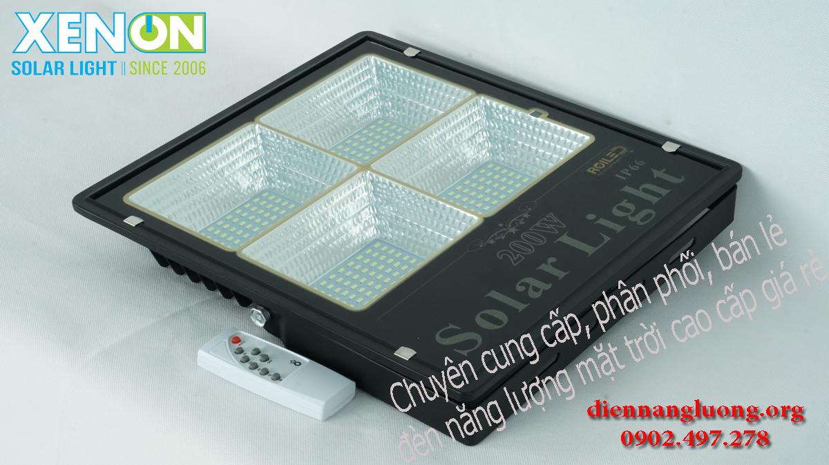Đèn năng lượng giá rẻ chính hãng