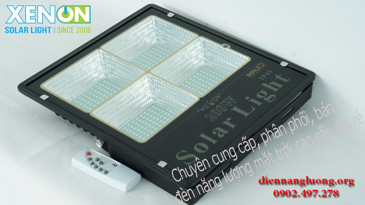 Đèn năng lượng giá rẻ chính hãng