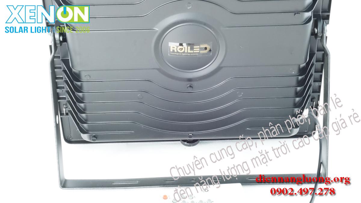 Đèn năng lượng giá rẻ chính hãng
