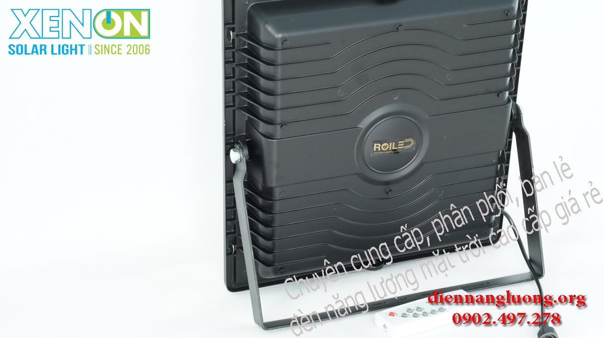 Đèn năng lượng giá rẻ chính hãng