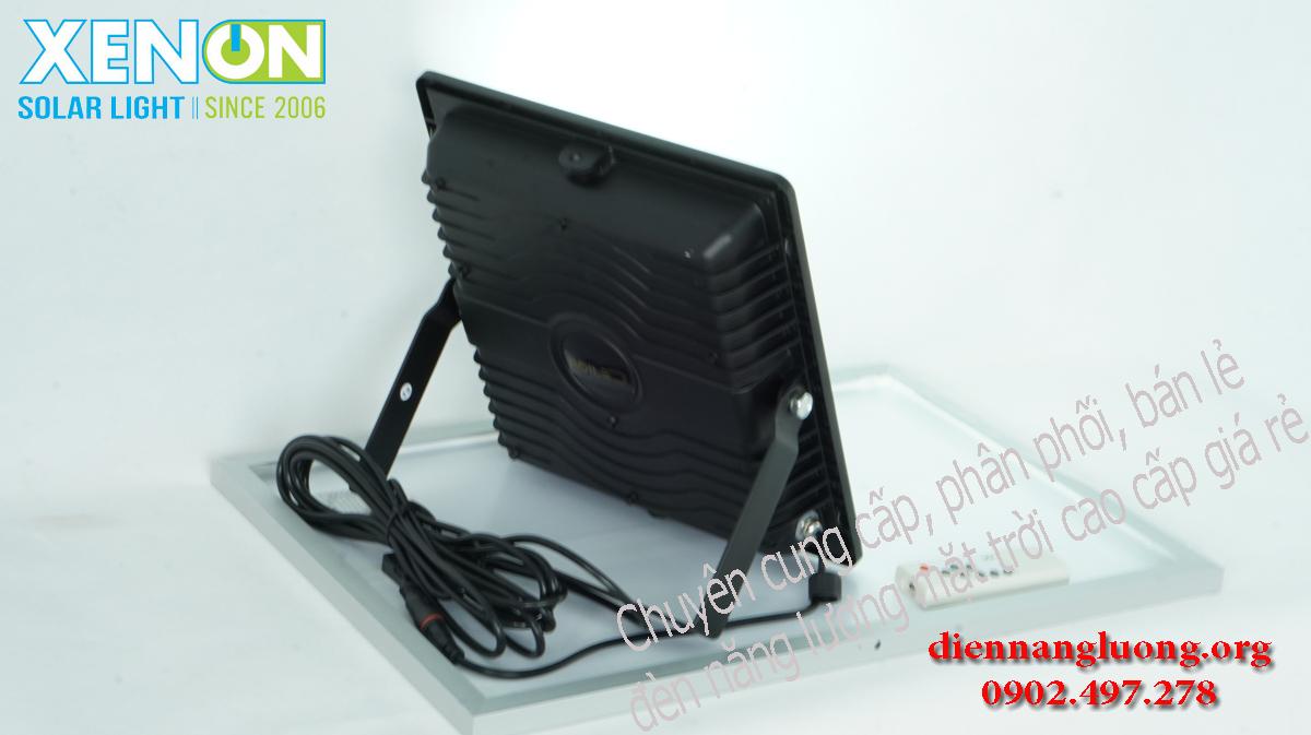 Đèn năng lượng giá rẻ chính hãng