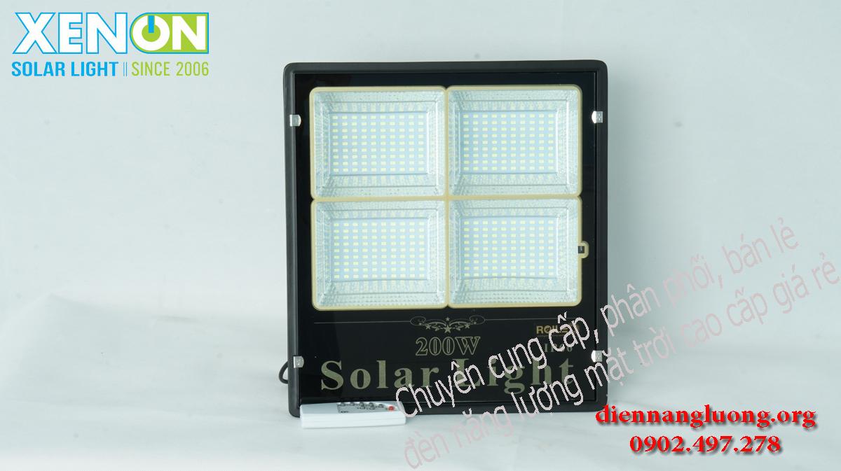 Đèn năng lượng giá rẻ chính hãng