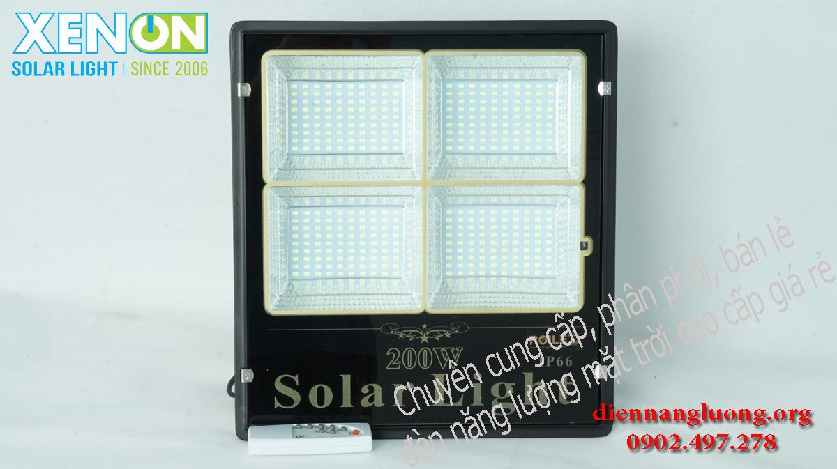 Đèn năng lượng giá rẻ chính hãng