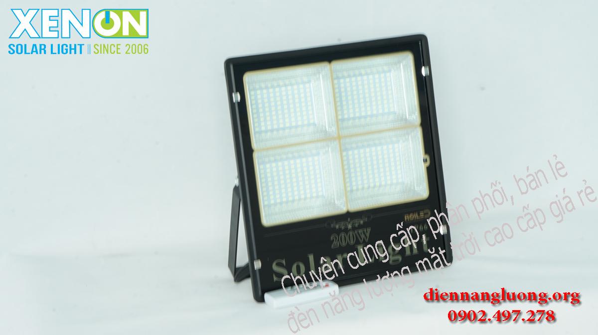 Đèn năng lượng giá rẻ chính hãng