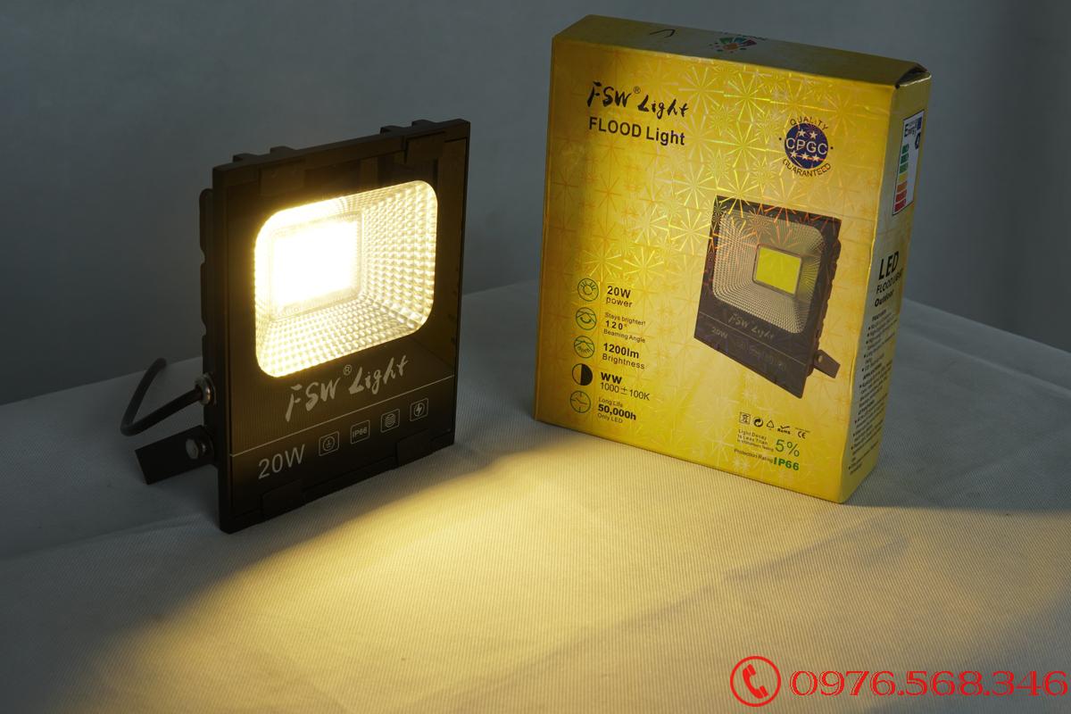 Đèn pha FSW 20W nhiều màu
