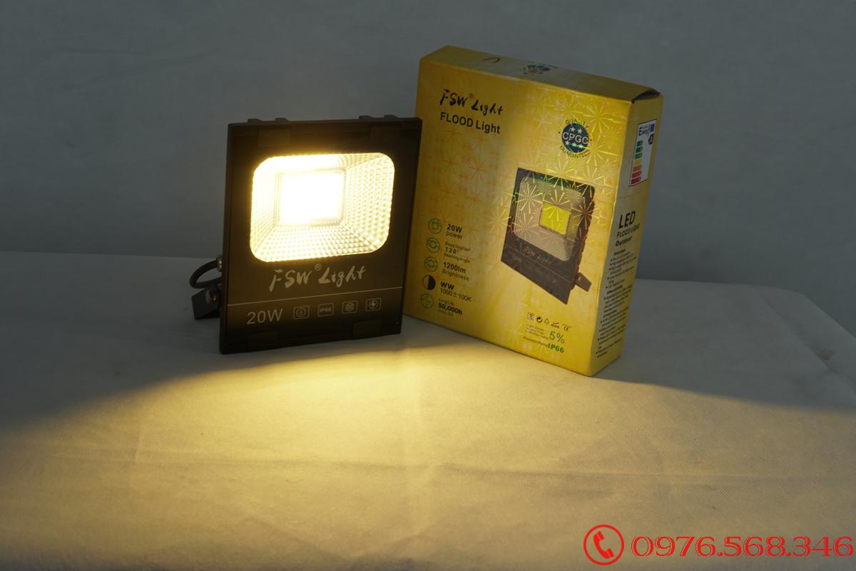 Đèn pha FSW 20W nhiều màu