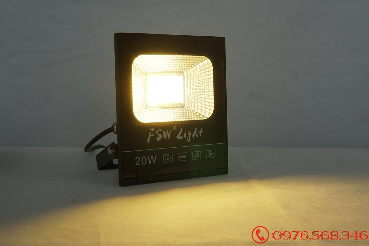 Đèn pha FSW 20W nhiều màu