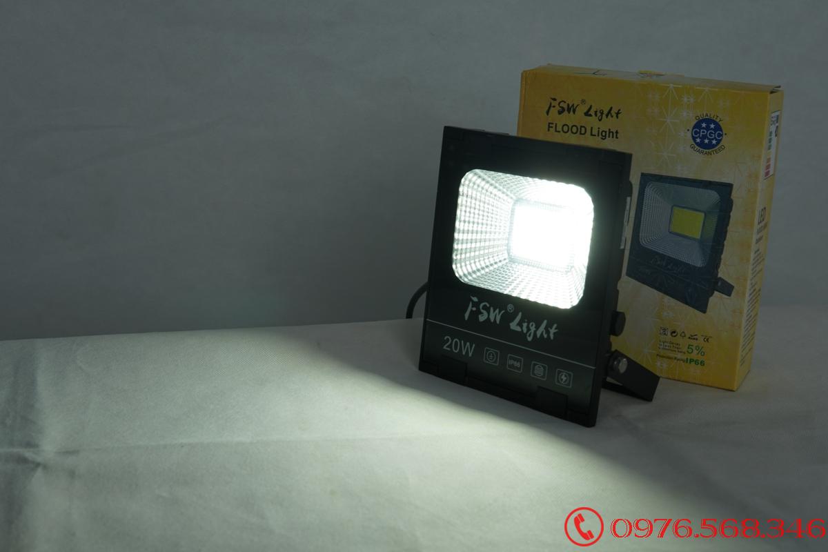 Đèn pha FSW 30W nhiều màu