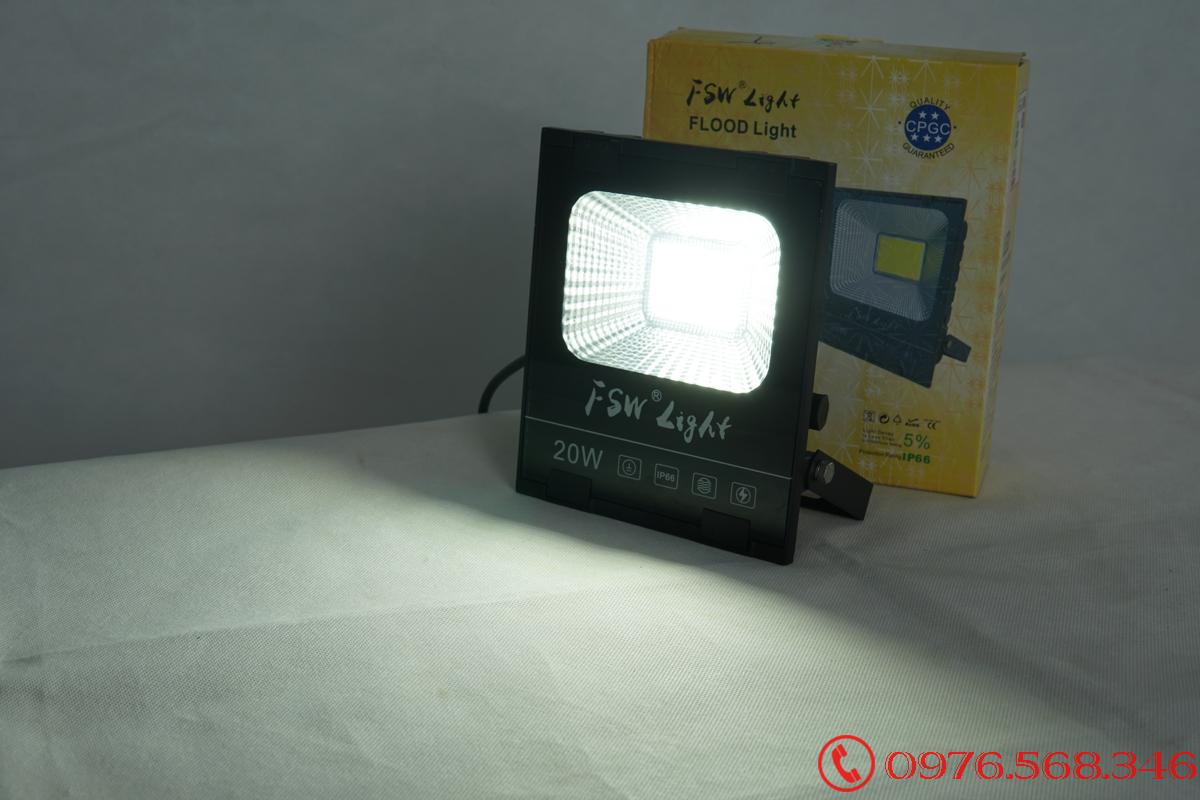 Đèn pha FSW 30W nhiều màu