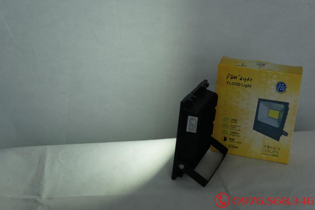 Đèn pha FSW 30W nhiều màu