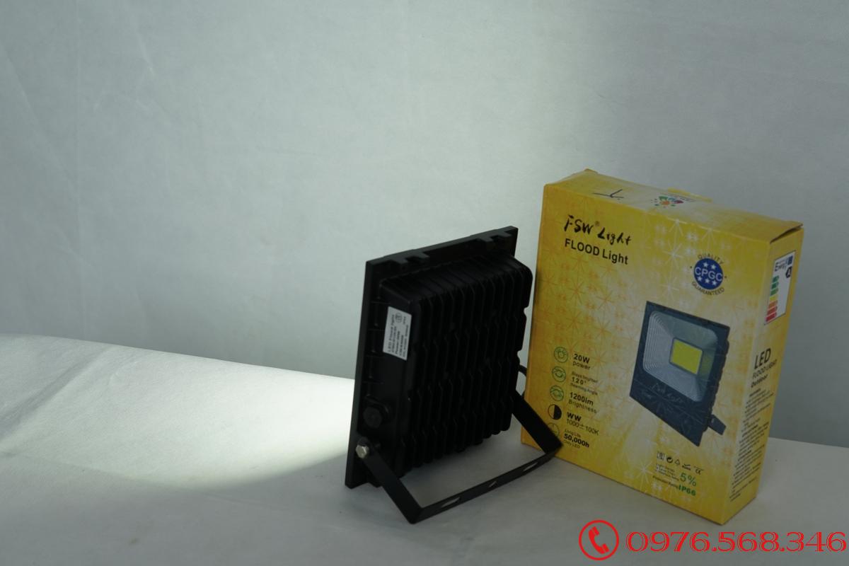 Đèn pha FSW 30W nhiều màu
