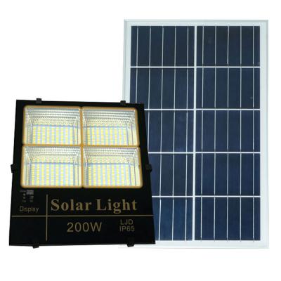 Đèn pha năng lượng mặt trời ánh sáng vàng, trắng, trung tính 200W Roield - BM200W