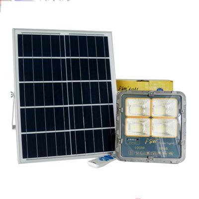 Đèn pha năng lượng mặt trời  FSW 100W giá tốt