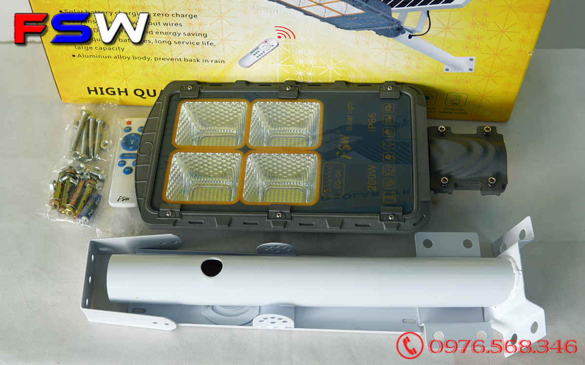 Đèn đường FSW 200W chính hãng| năng lượng mặt trời