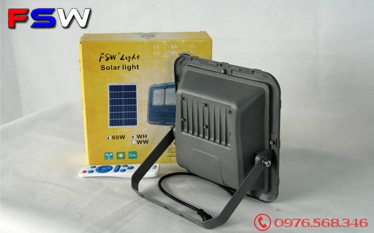 Đèn pha năng lượng mặt trời  FSW 60W giá tốt
