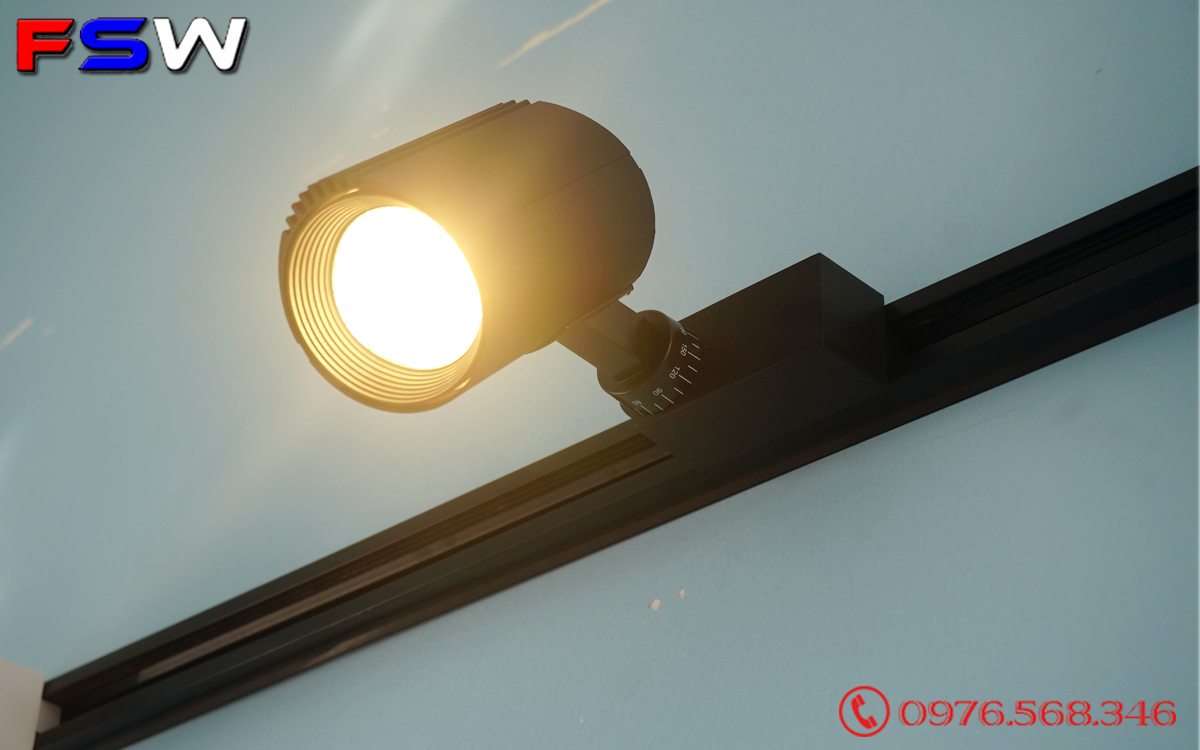 Đèn rọi ray FSW 30W giá kho| ánh sáng vàng