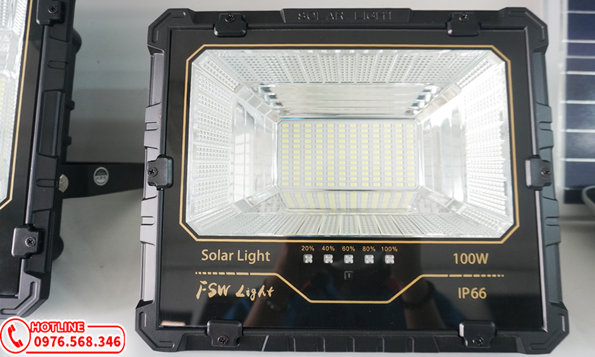 Đèn pha năng lượng mặt trời 100w giá rẻ FSW F1-100w