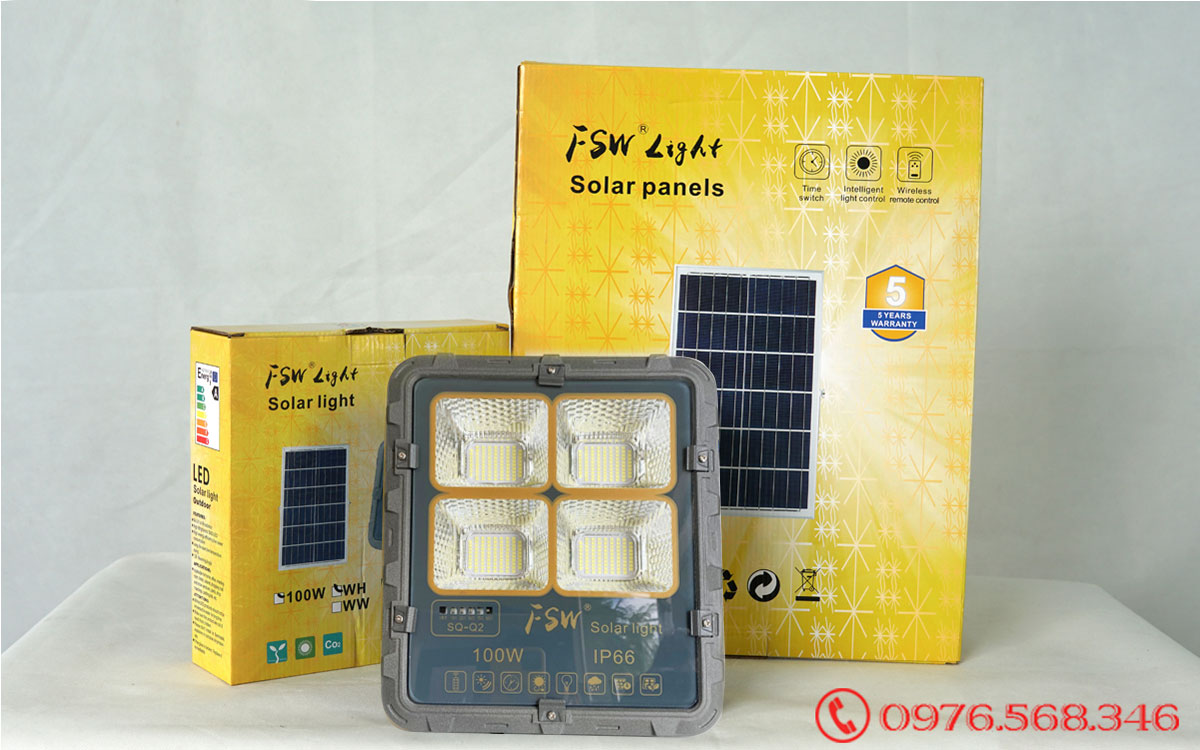 Đèn pha năng lượng mặt trời  FSW 100W giá tốt