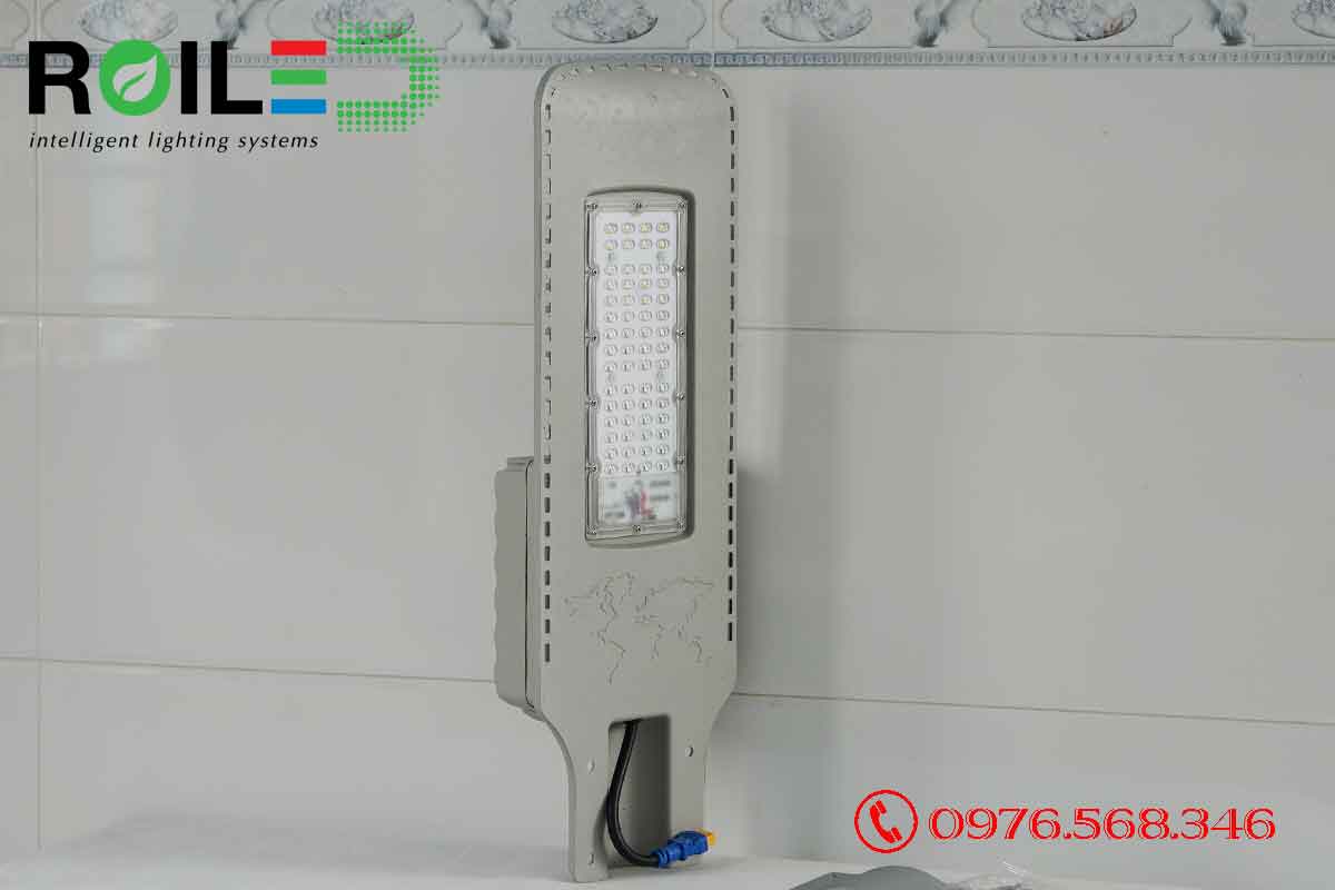 Đèn đường năng lượng mặt trời 300W cao cấp Roiled D-300