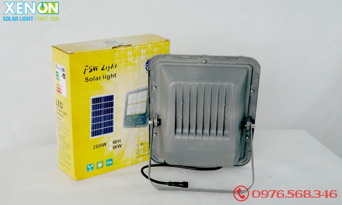 Đèn pha năng lượng mặt trời  FSW 200W giá tốt