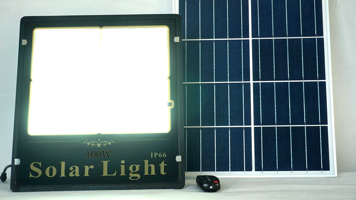 Đèn Roiled RP100W| đèn pha năng lượng mặt trời