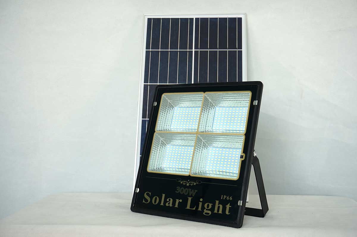 Đèn pha Roiled RP300W công suất lớn| NLMT