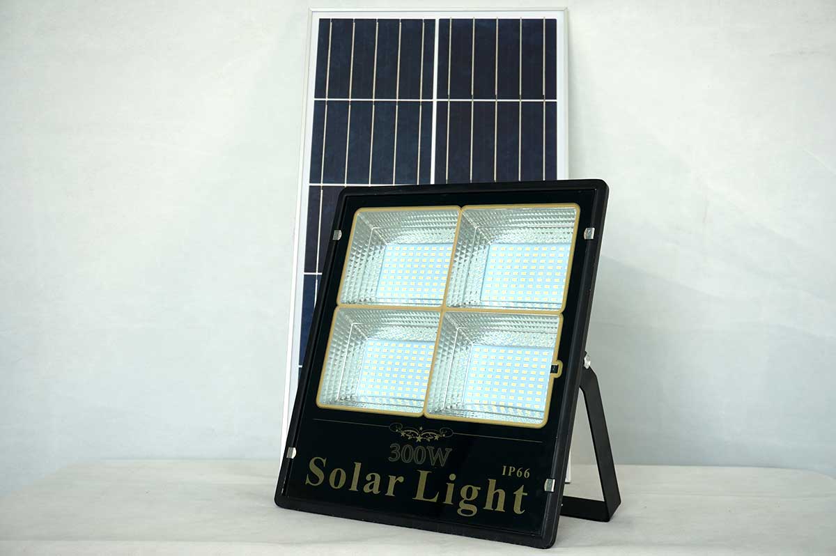 Đèn pha Roiled RP300W công suất lớn| NLMT