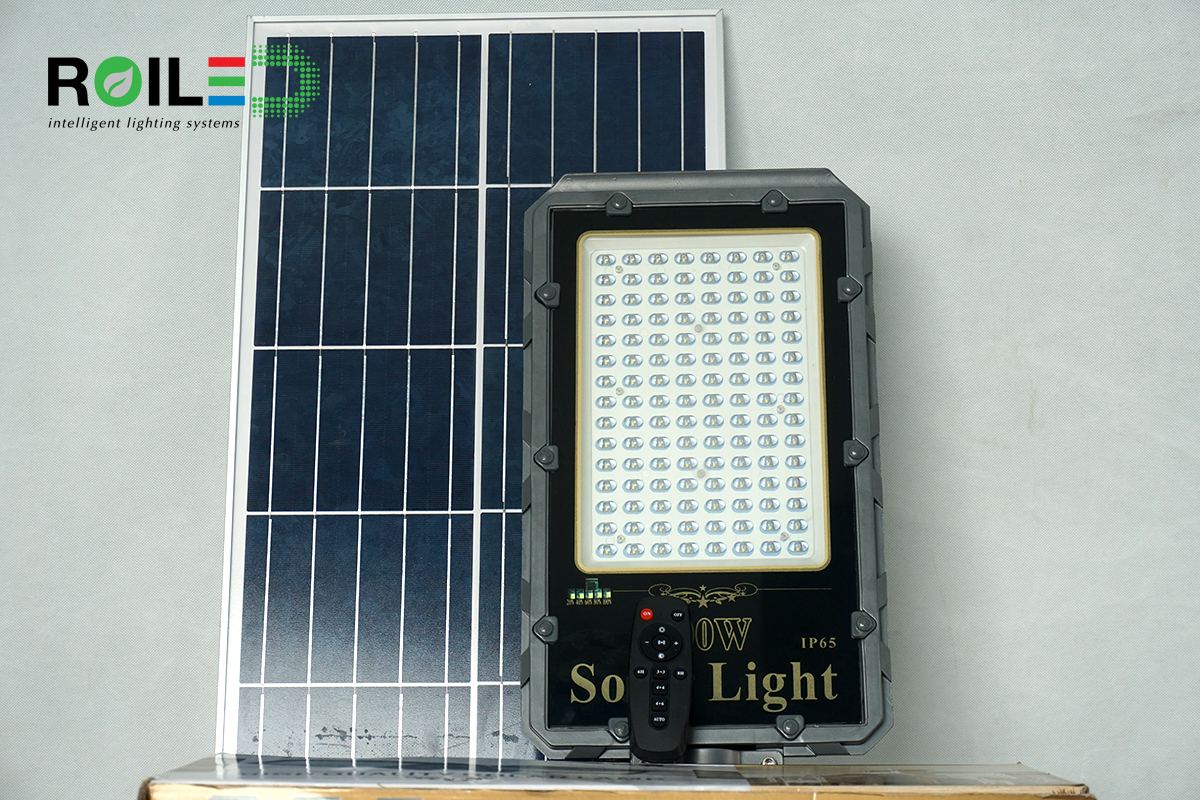 Đèn năng lượng Roiled RD300W| Tấm pin rời