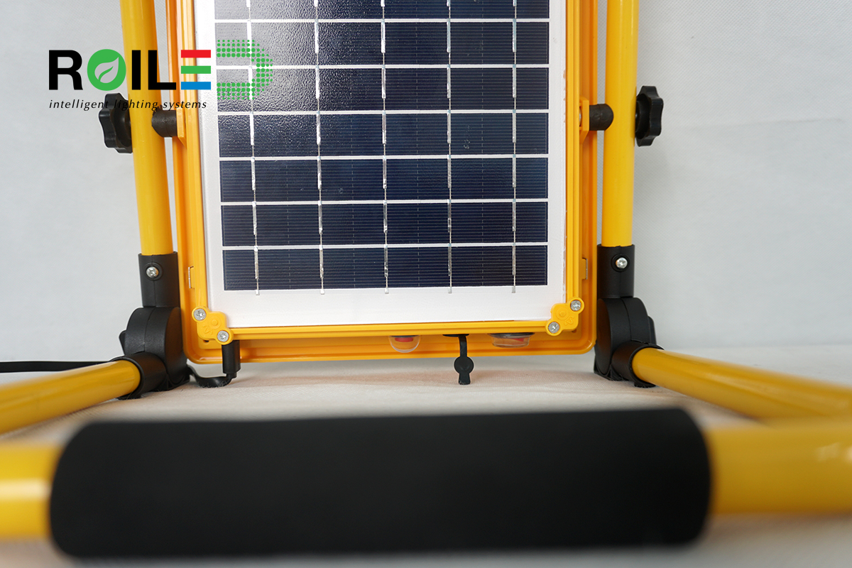 Đèn chiếu sàn, xách tay Roiled PL100W| NLMT