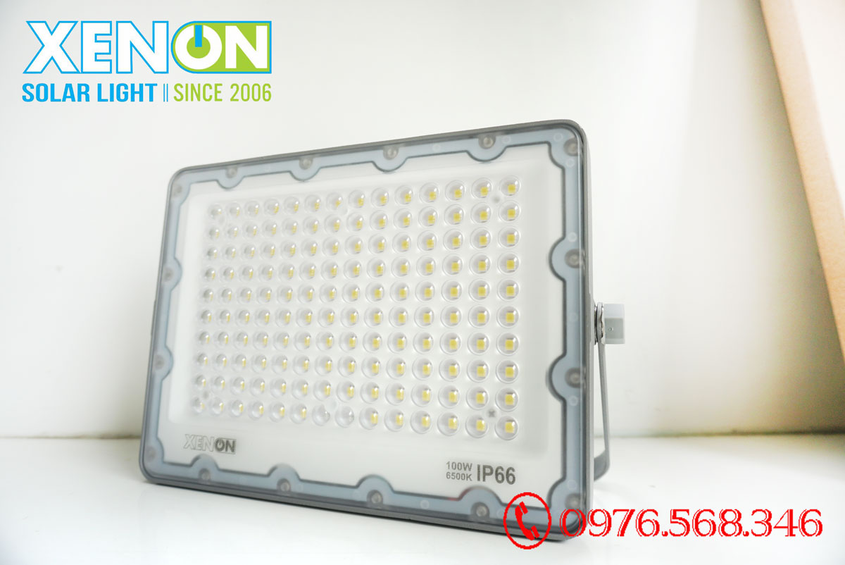 Đèn pha năng lượng mặt trời Xenon Deluxe DL100W