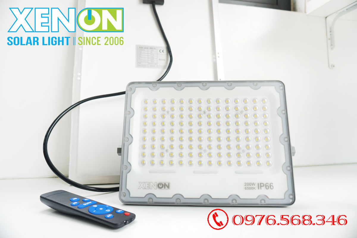 Đèn pha năng lượng mặt trời Xenon Deluxe DL200W