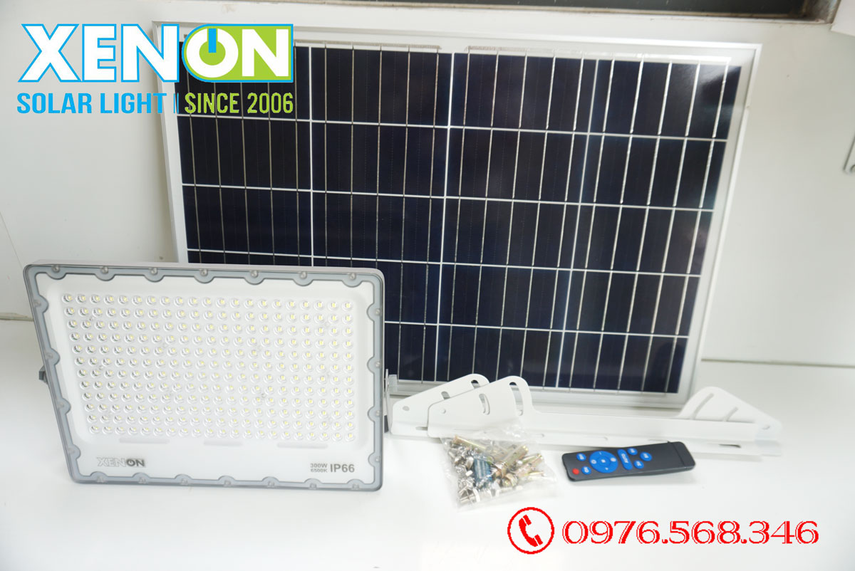 Đèn pha năng lượng mặt trời Xenon Deluxe DL300W