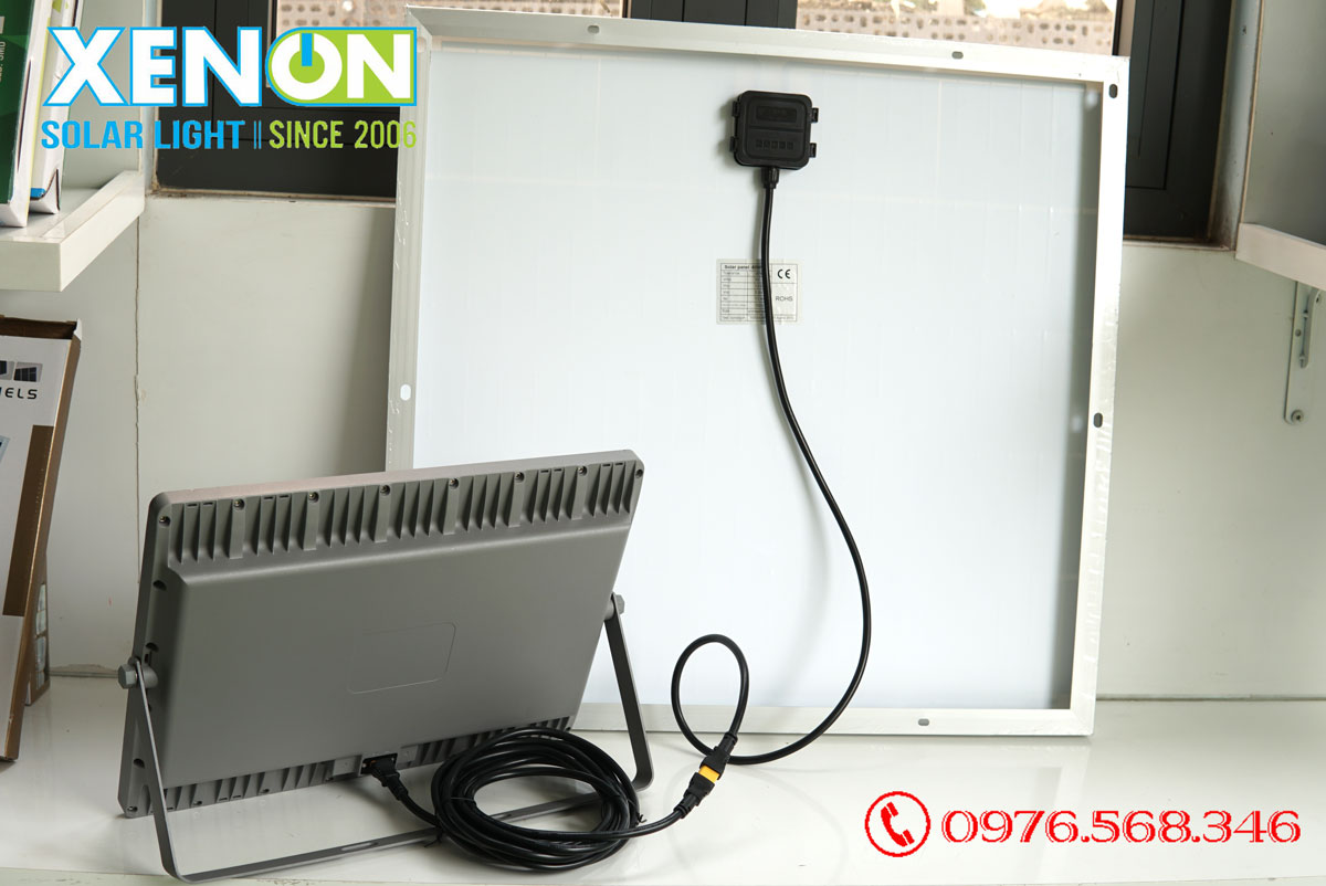 Đèn pha năng lượng mặt trời Xenon Deluxe DL300W